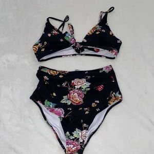 Floral high waisted Cupshe bikini. Size M. New with tags!